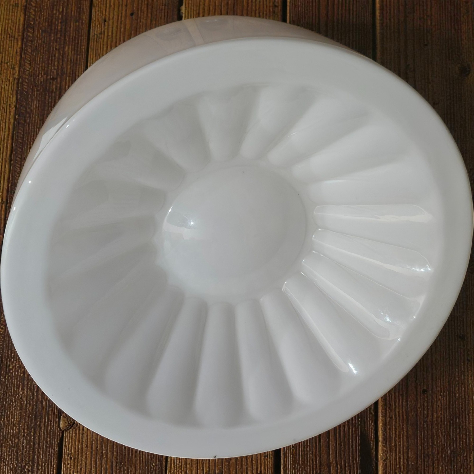 1950s Czech Sunflower Motif Opaline Glass Pendant Lights - Image 5