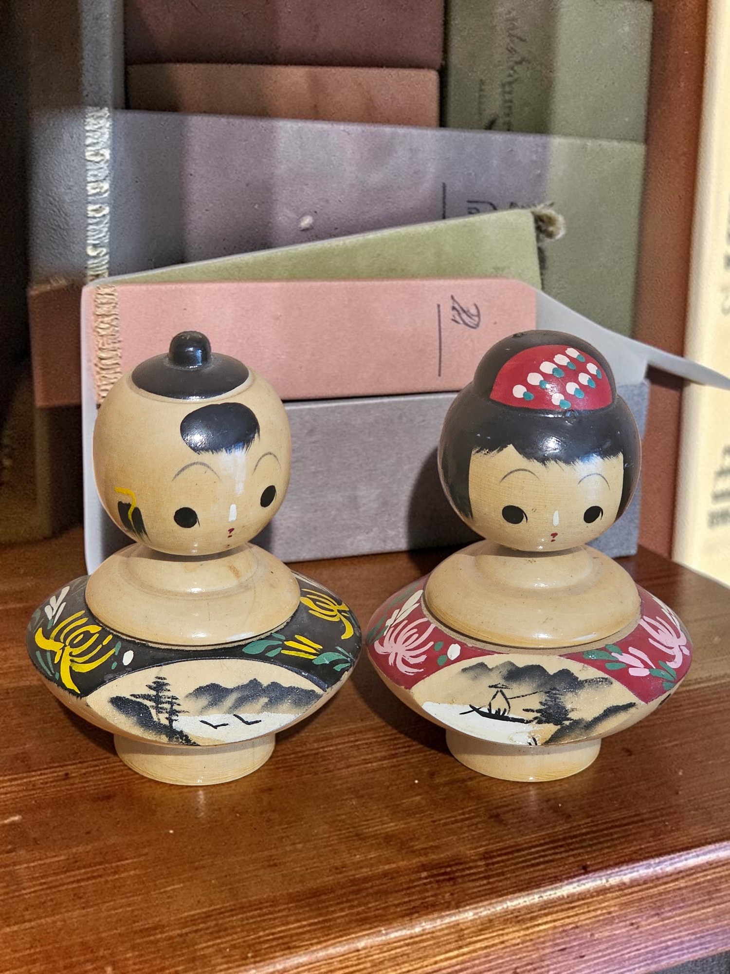 small-pair-kokeshi-dolls