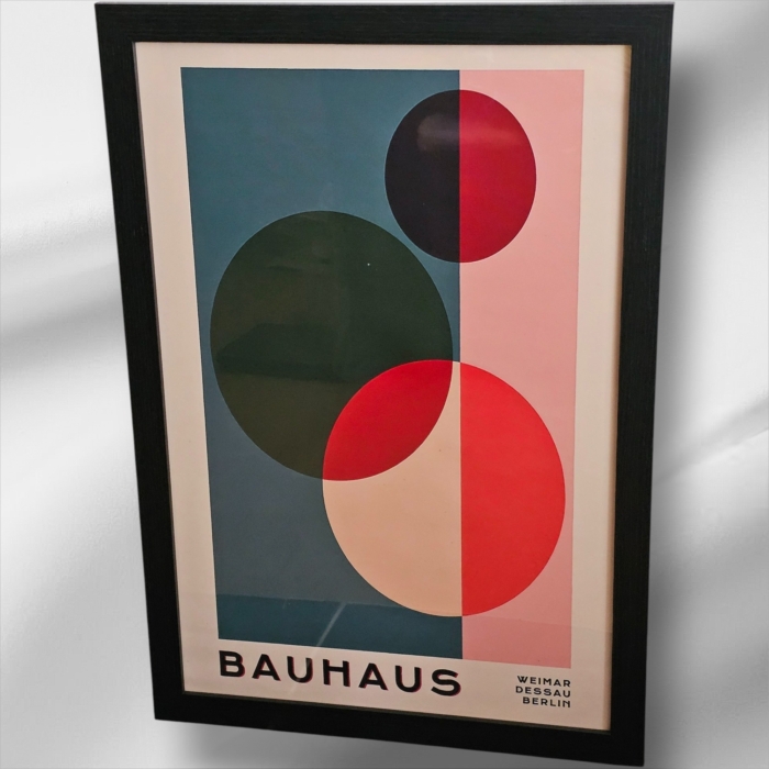 Mid-Century Style Bauhaus Weimar/Dessau/Berlin Canvas Framed Poster – 60cm x 40cm