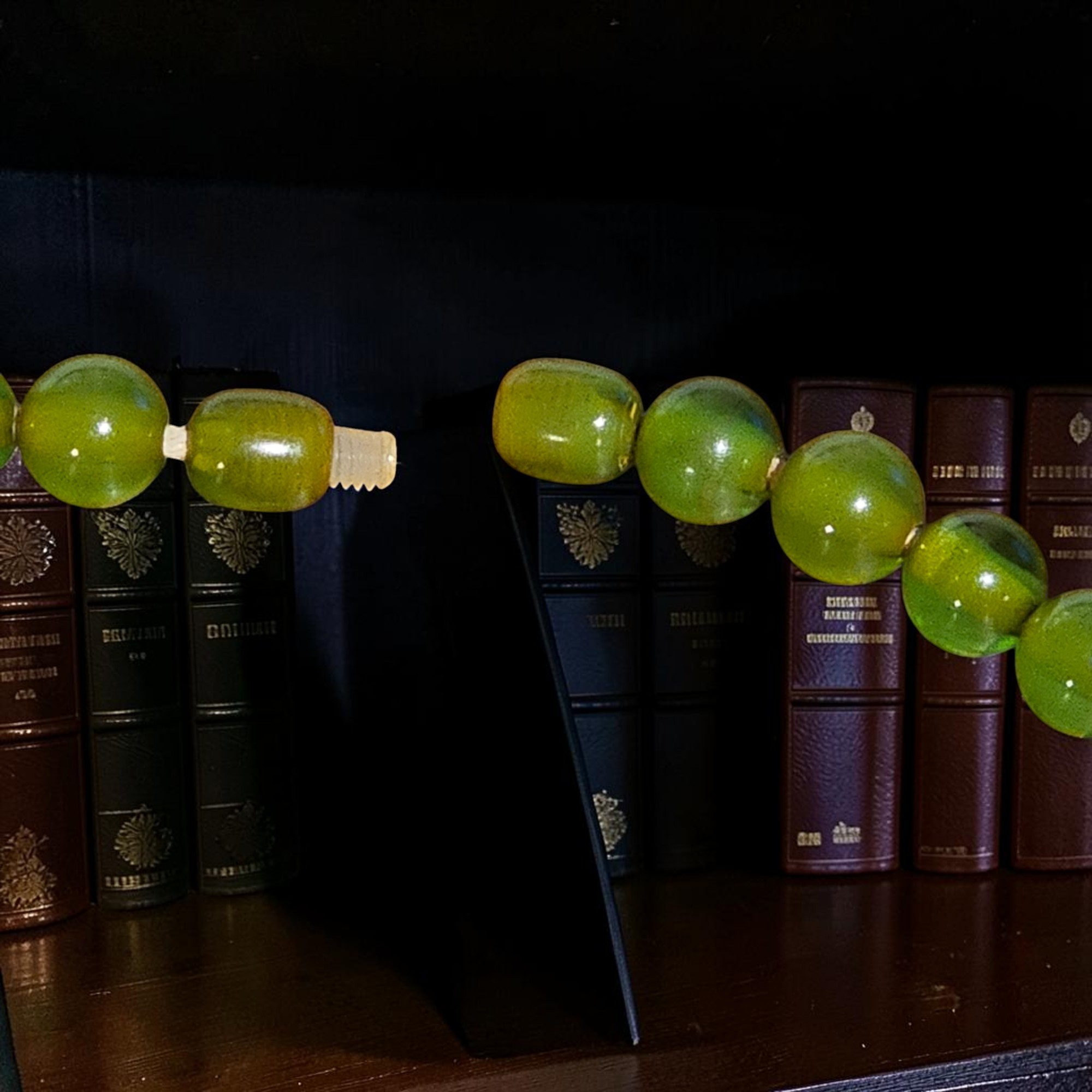 Bakelite Bead Necklace Vintage Marbleized Green Graduated 1930s Art Deco 77cm - Image 3