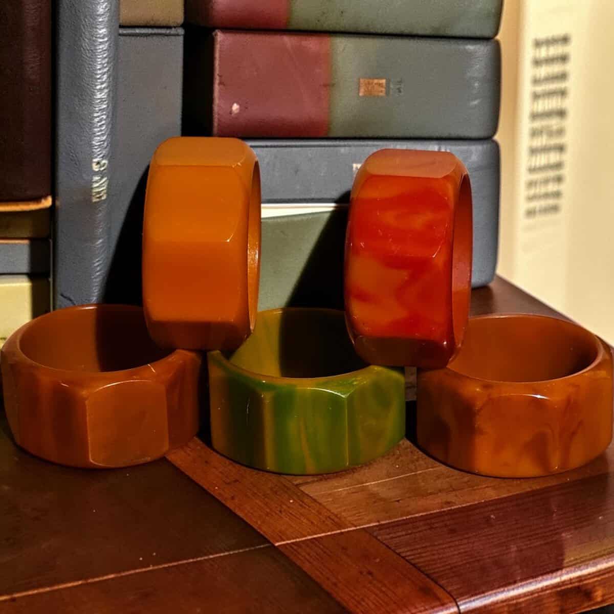 Bakelite Five Napkin Hexagonal Rings (No Box) - Image 4