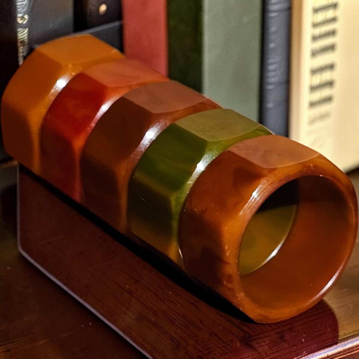 Bakelite Five Napkin Hexagonal Rings (No Box) - Image 6