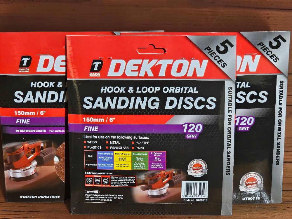 Dekton 150mm (6 inch) 120 Grit Hook & Loop Orbital Sanding Discs, pack of 5, ideal for furniture restoration, woodworking and DIY projects.